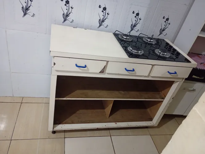 Gabinete com o fogão