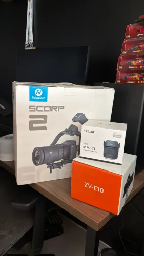 ZVE10 +VILTROX + SCORP2 GUIMBAL