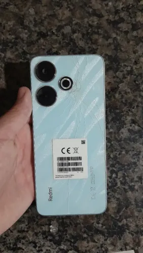 Vendo celular Redmi 13