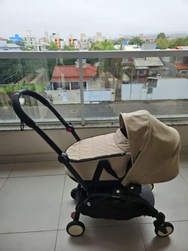 Carrinho Babyzen Yoyo 2 Completo 3 em 1 com Bebê Conforto e Base ISOFIX