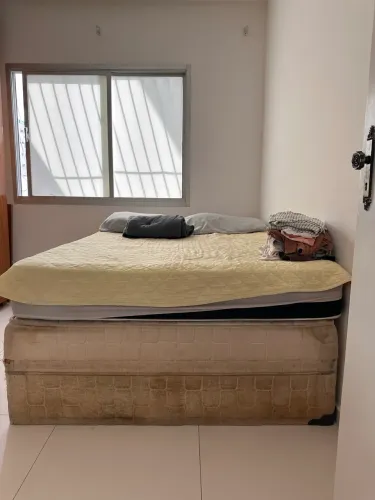 Doa-se cama box de casal + colchão 