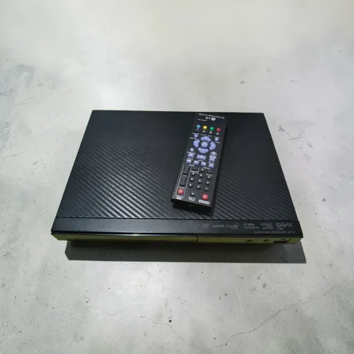 Blu-ray LG BP126 com controle original e fonte
