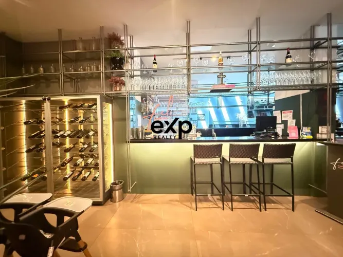 VENDO FLAT MOBILIADO EM TAMBAÚ APENAS 100 METROS DA PRAIA