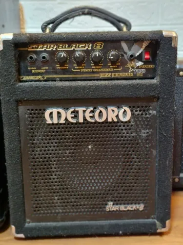 AMPLIFICADOR METEORO - BAIXO - STAR BLACK 8 - 30W