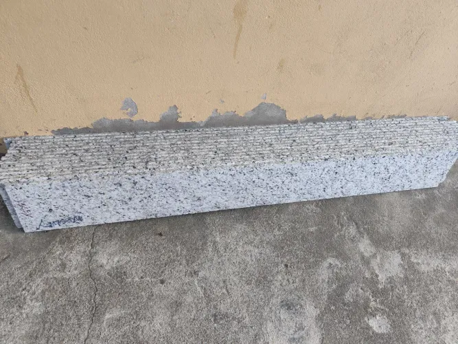 Vende-se pedra serve pra rodapé