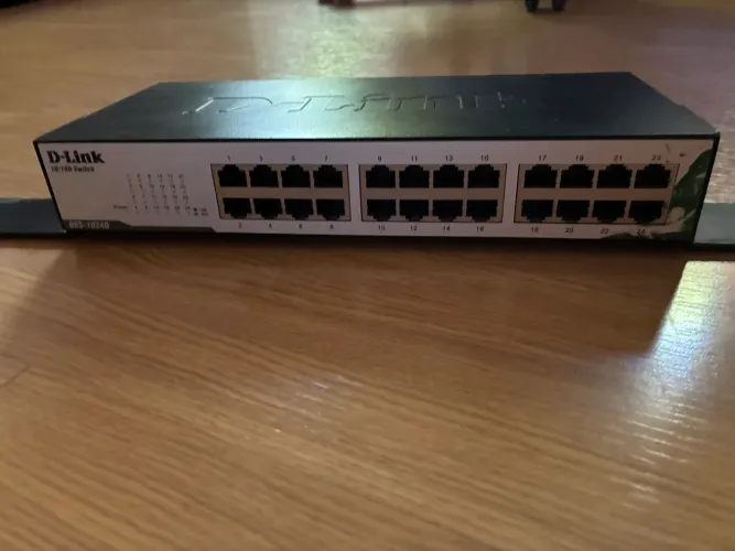 Switch D-Link DES-1024D 24 portas