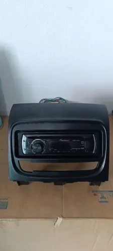 Rádio Pioneer + Moldura Fiat Strada