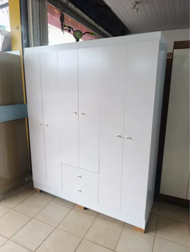Guarda roupa médio