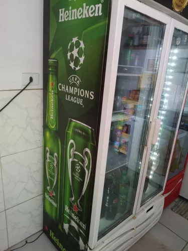 Geladeira muito boa vendo ou troco
