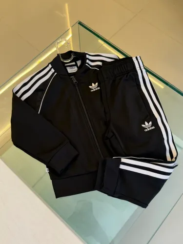 Conjunto Adidas TAM 3/ 4 anos