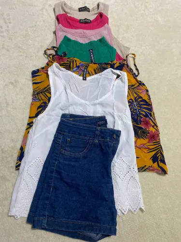 KIT FEMININO COM 5 BLUSAS + 1 SHORTS JEANS