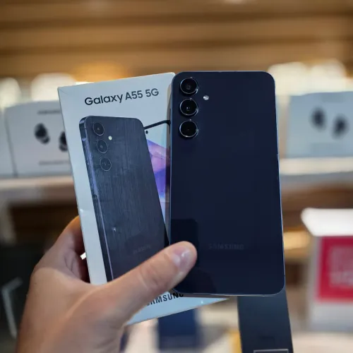 Samsung Galaxy A55 5G, 128/8GB RAM, cor azul, seminovo, acompanha caixa e acessórios.