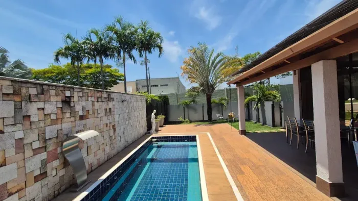 Casa com 3 Suítes, Piscina e Energia Solar no Jardins Madri Goiânia