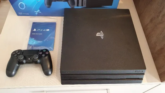 PS4 Pro (PlayStation 4 PRO) - 1 Terabyte - Excelente estado de conservação