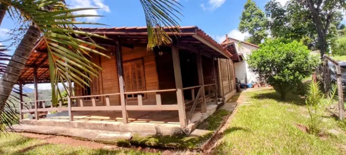 Vendo Chácara,com casa de Madeira 