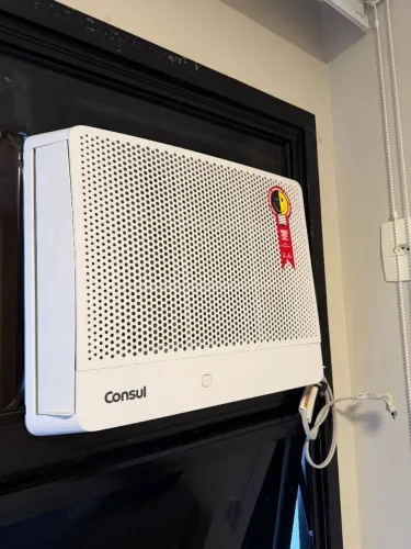 Muito novo: Ar Condicionado Janela Consul 7500 Btus 220v com controle remoto
