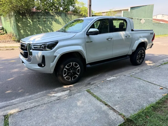 Toyota Hilux CD SRX Plus 4X4 2.8 TDI Die. Aut. 2026