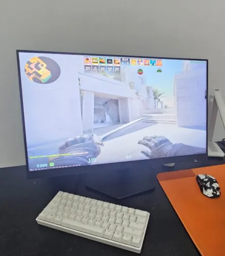 Monitor Gamer AOC 180hz ips - 6 meses de uso