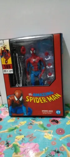 Boneco homem-aranha