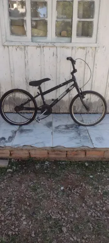 Vendo bicicleta aro 20 precisando de conserto 