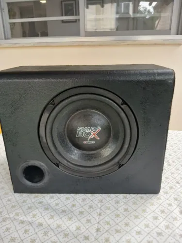 Caixa Ativa 200 W RMS B200B Subwoofer Automotivo em perfeito estado.