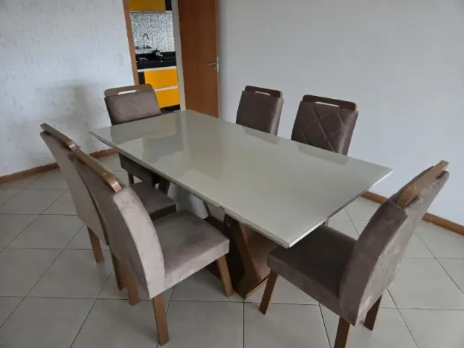 MESA DE JANTAR 6 LUGARES - TAMPO DE VIDRO OFF-WHITE | EXCELENTE ESTADO