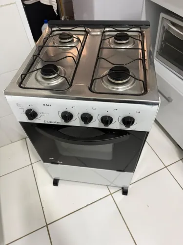 Fogão de quatro bocas em ótimo estado só 260