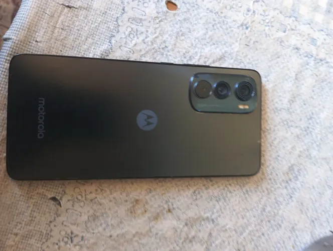 Vendo Motorola edge30 5g valor 1,700