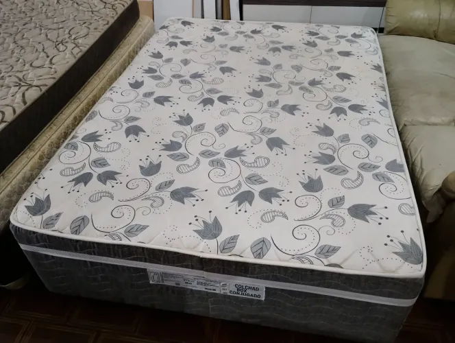 Box casal conjugado com colchão de espuma 
