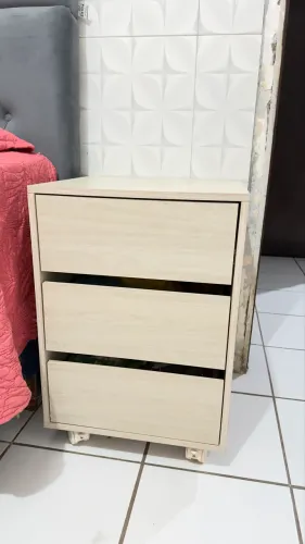 Mesa de cabeceira/gaveteiro