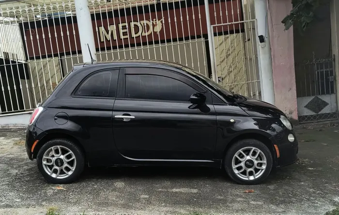 Fiat 500 Cult 1.4 Flex 8V EVO Mec. 2012