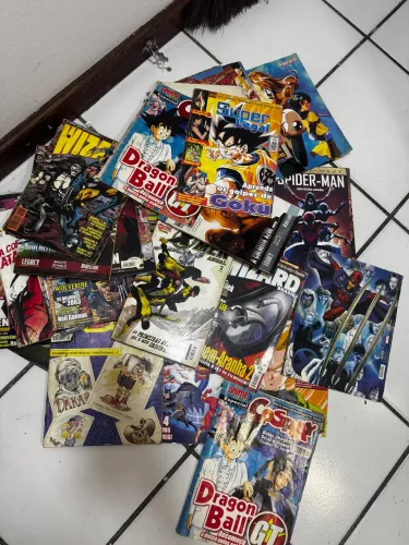 revistas de anime, mangá, cultura pop e histórias em quadrinhos (HQs)