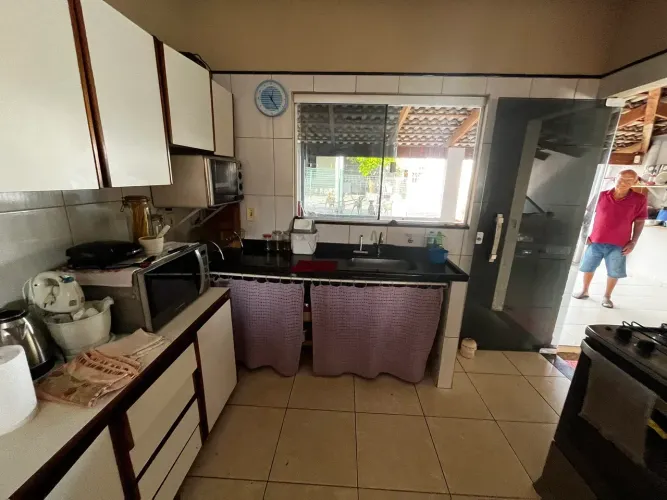 venda ou troca em Goiânia casa próximo do atacadao assai .