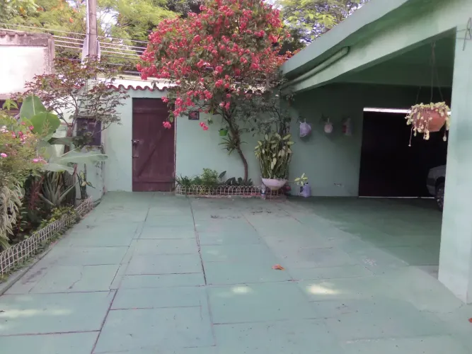 Imóvel para venda possui 300 metros quadrados com 6 quartos em Tanque - Rio de Janeiro - R