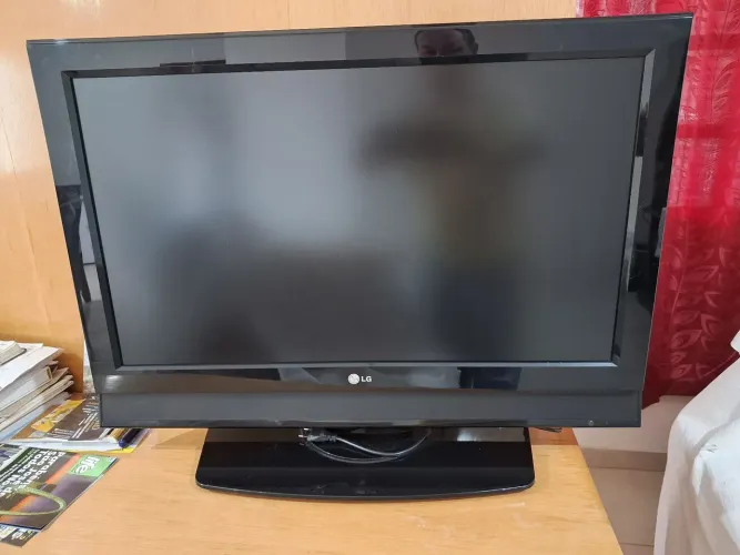 Monitor LG LCD vga 32pol modelo 32LC4R