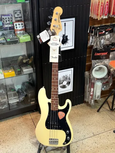Baixo Fender Precision Bass USA Special
