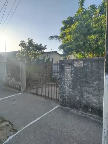 Vendo área na Av. João Hélio, Planalto 2573m2 murado e sombra com 02 casas