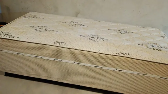 Cama box de solteiro