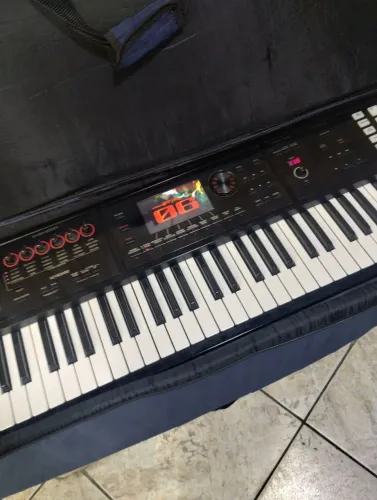 Teclado Roland fanton fa 06