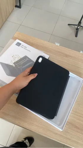 CAPA MAGNÉTICA COM TECLADO WIWU IPAD 10/11