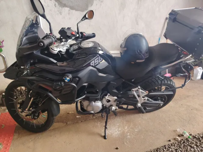 BMW GS 850 triple black