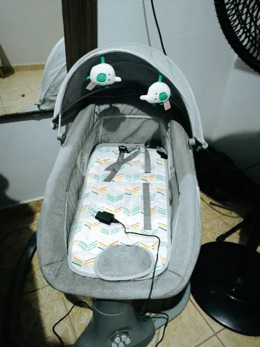 Cadeirinha automática de balançar 