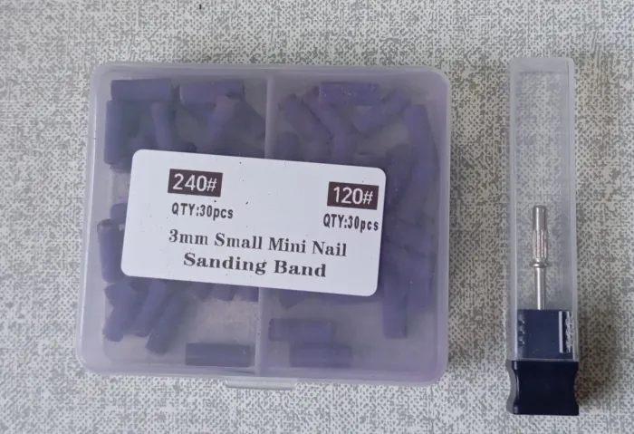 Kit com 60 refil de brocas para unhas em gel + mandril 3mm.
