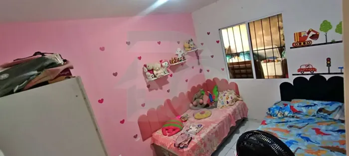 Casa à Venda com 2/4, Cozinha Americana e Gesso 3D no Santa Maria
