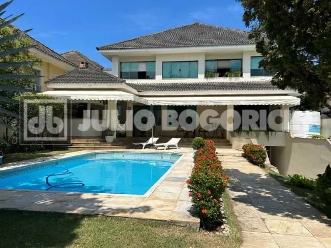 Barra da Tijuca casa duplex 487m² 4suítes 5vagas no subsolo piscina sauna churrasqueira