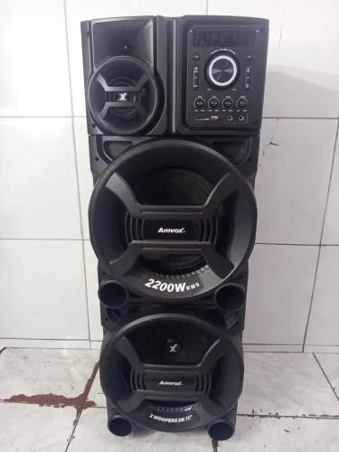 Vendo caixa de som amvox 2200 de potência,caixa de som tá nova  