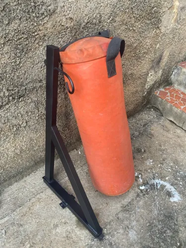 Saco de pancadas + suporte