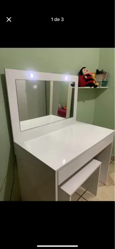 vendo penteadeira com LED nova