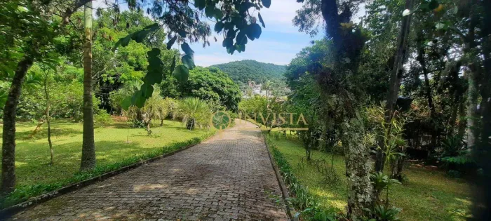 Locação Comercial - 340m² de área privativa, Mobiliado, Churrasqueira, Piscina - Santo Ant