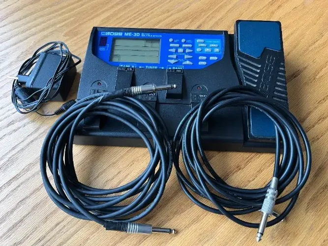 Pedaleira de Guitarra Boss ME-30 Completa - Com Fonte + 2 Cabos P10